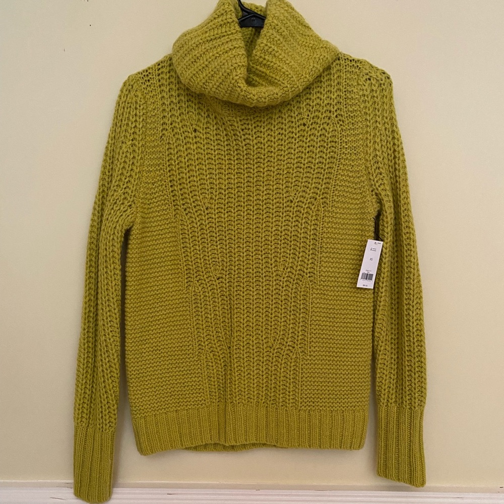 Banana Republic cable knit sweater